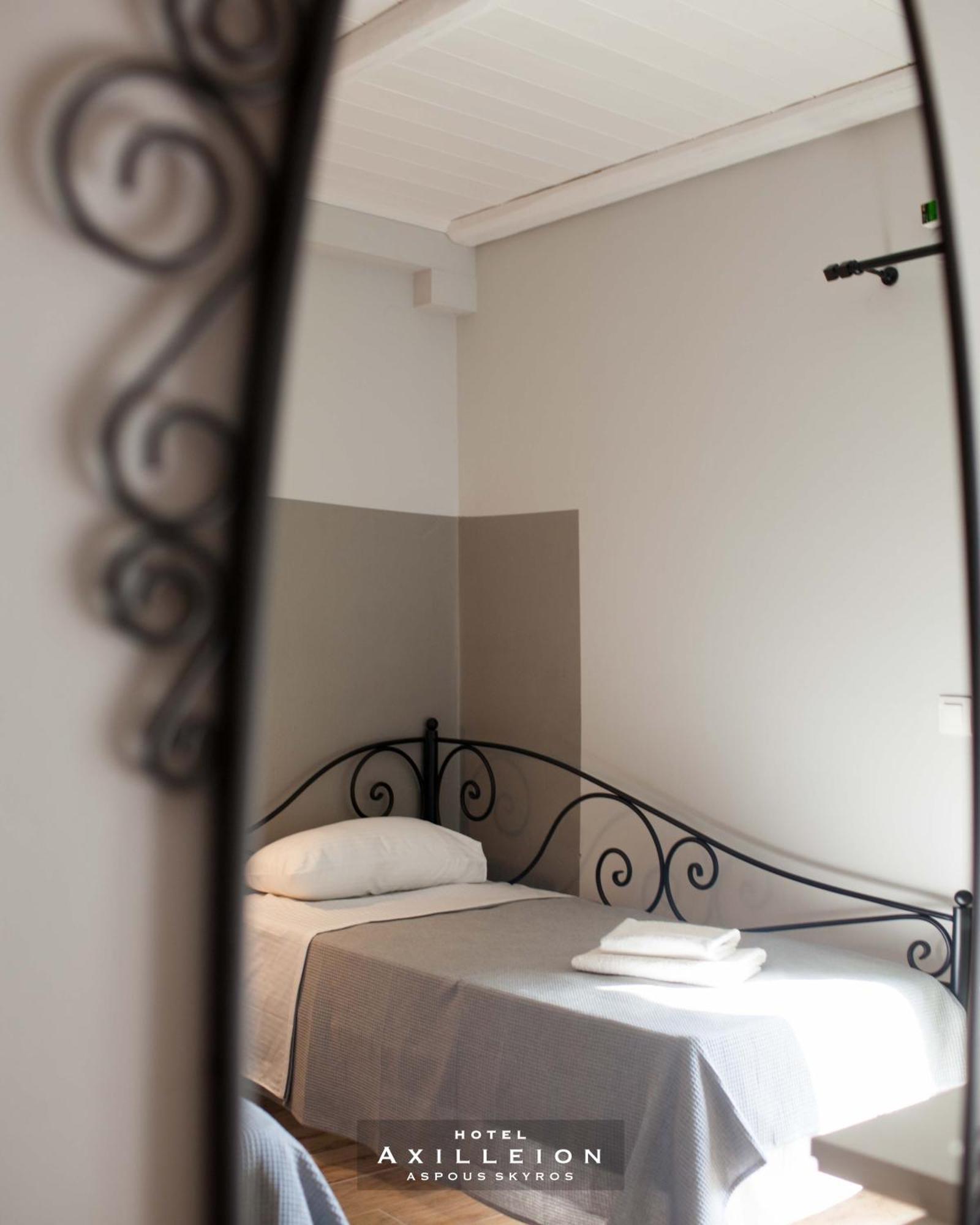 Achilleion Hotel Skyros Bagian luar foto